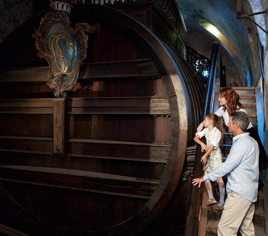 Ansicht des Großen Fasses im Fassbau von Schloss Heidelberg